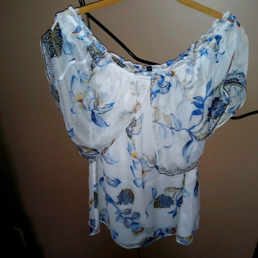 Off Shoulder blouse
